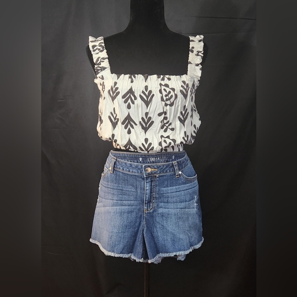Jennifer Lopez Women's Blue Jean Shorts Size 16 - Picture 1 of 14